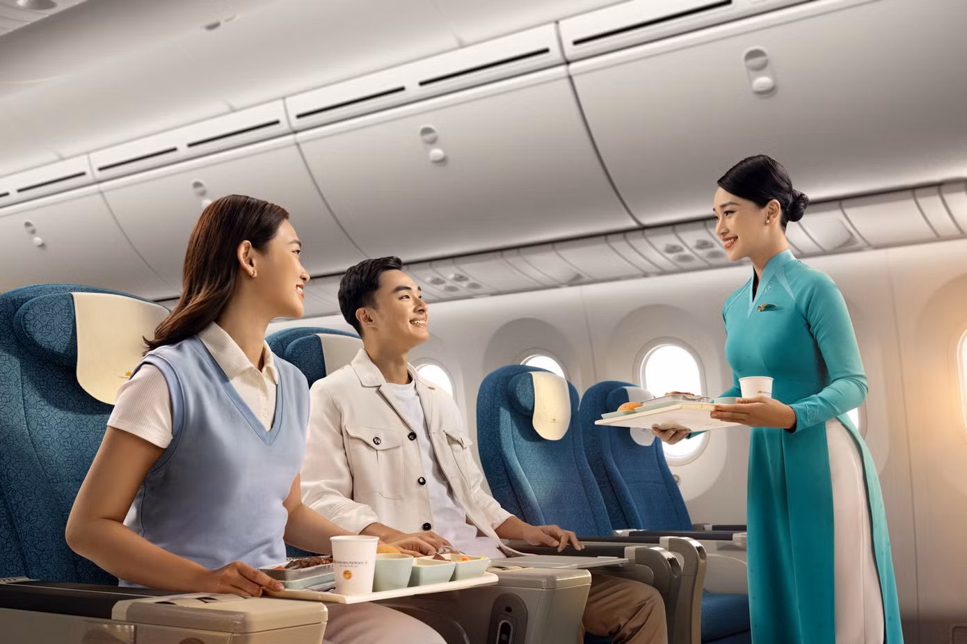 2-vietnam-airlines-duoc-hanh-khach-binh-chon-vao-top-2-hang-hang-khong-duoc-yeu-thich-nhat-khu-vuc-trung-a-va-dong-nam-a.jpg