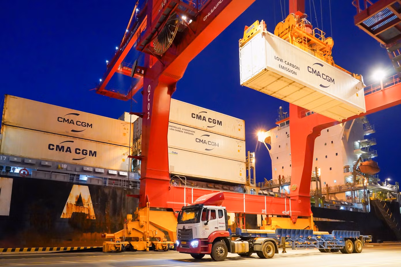 cang-quoc-te-chu-lai-dang-tro-thanh-trung-tam-logistics-tai-mien-trung-tay-nguyen-va-mang-luoi-logistics-lien-vung.jpg