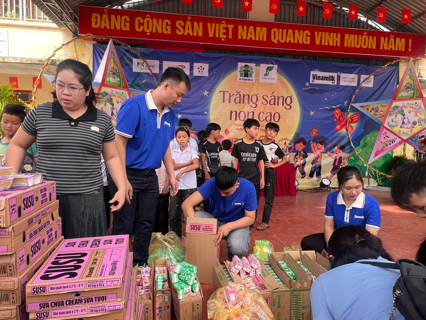 Gần 300.000 sản phẩm dinh dưỡng Vinamilk cùng trẻ em cả nước đón Trung thu Gần 300.000 sản phẩm dinh dưỡng Vinamilk cùng trẻ em cả nước đón Trung thu
