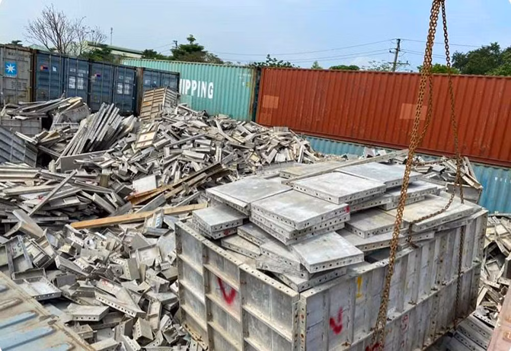 Bài toán khó khăn cho các nhà máy nếu không xử lý kịp thời phế liệu tồn đọng