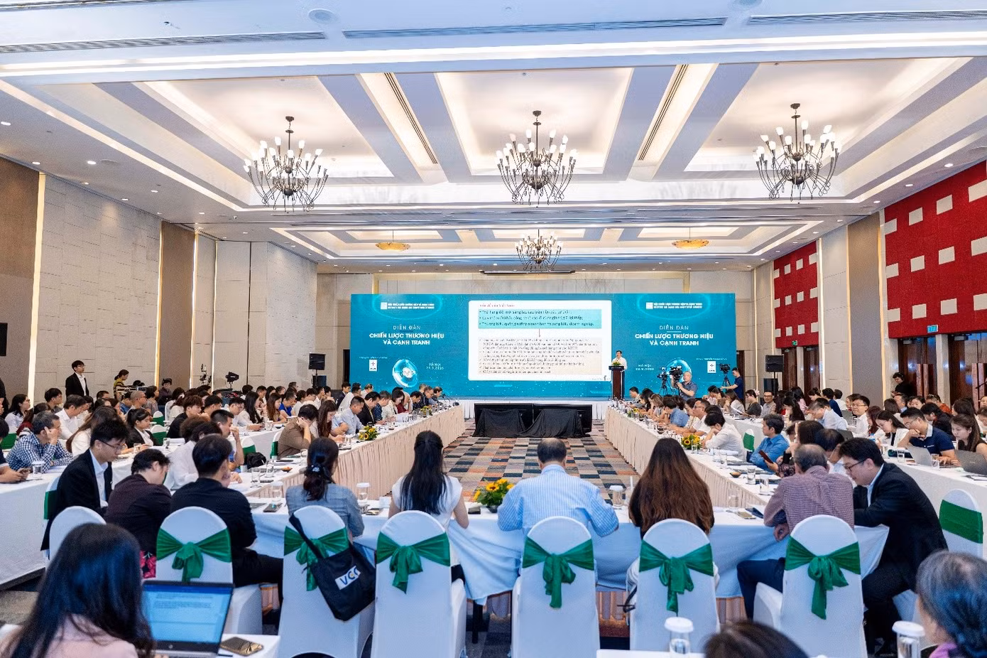 Toàn cảnh Diễn đàn