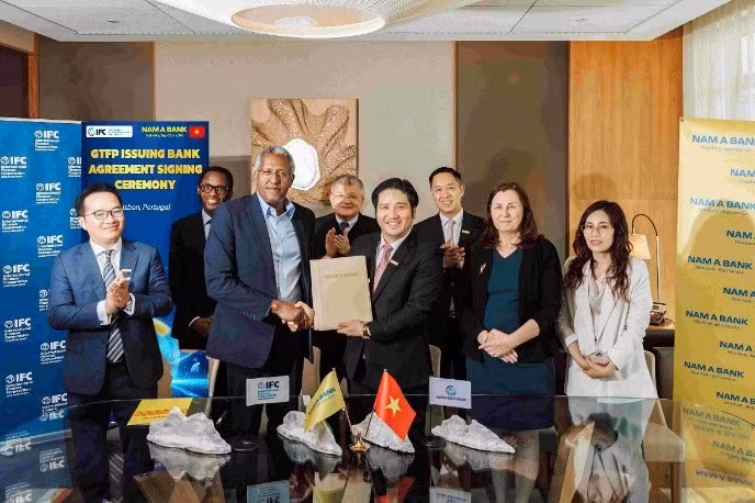 Nam A Bank ký kết hợp tác sâu rộng với Tổ chức tài chính quốc tế (IFC) tại thủ đô Lisbon (Bồ Đào Nha).