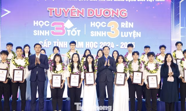 Tuyên dương sinh viên 5 tốt, học sinh 3 tốt cấp Trung ương.