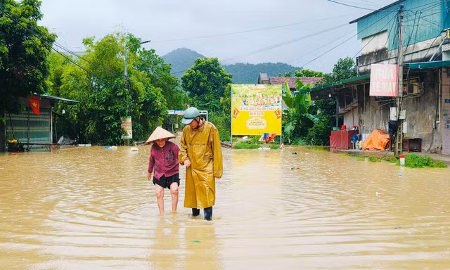 Mưa lũ khiến 80 hộ dân ở Bắc Ninh phải sơ tán khẩn cấp.