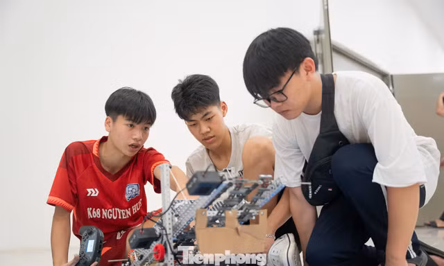 Sẵn sàng cho ngày hội tranh tài Vòng Chung kết Quốc gia VSAR 2025–2026