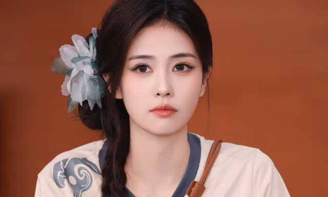 Show Trung Quốc ngập chìm trong bê bối