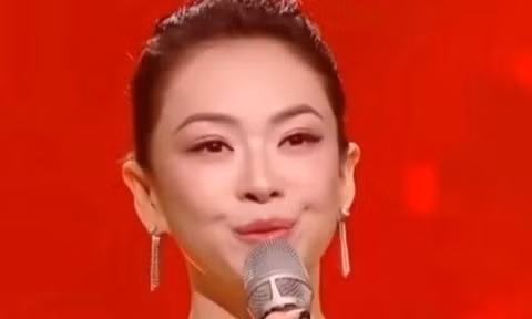 Gương mặt Chương Tử Di làm sao vậy