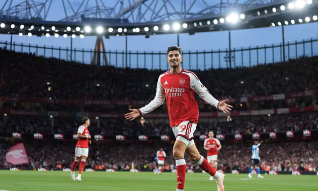 Arsenal thắng lớn trận mở màn: Tuyên ngôn của nhà vua