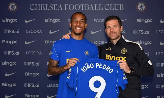 Chelsea trói Joao Pedro đến năm 2034, Barca hết cửa theo đuổi