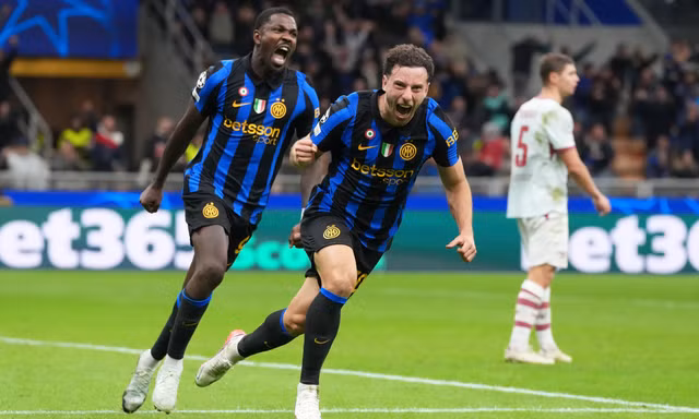 Inter thắng nghẹt thở Shakhtar trong thế trận thiếu người