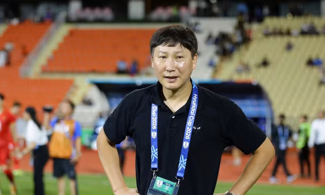 Báo Thái Lan: ‘HLV Kim Sang-sik là tướng tài thực sự’