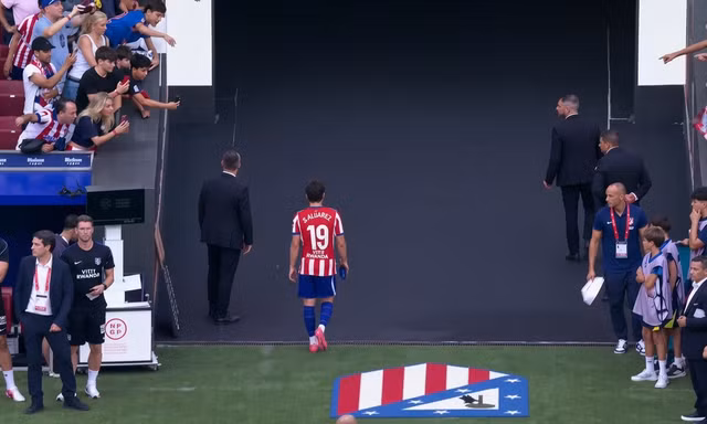 Arsenal đang trở thành lối thoát duy nhất cho Julian Alvarez