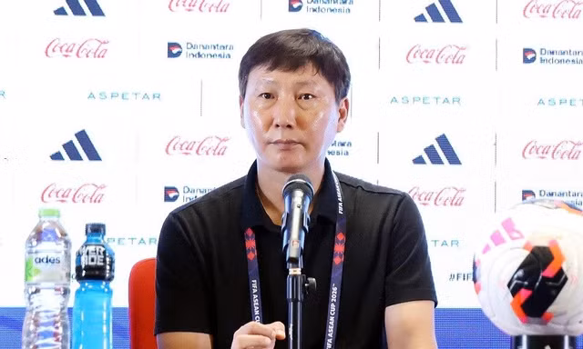 HLV Kim Sang-sik: 'Đội tuyển Việt Nam gặp khó khăn trước Pakistan là do thời tiết nóng'