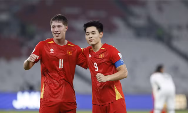 Lột xác hiệp 2, tuyển Việt Nam ngược dòng đánh bại Pakistan 4-2
