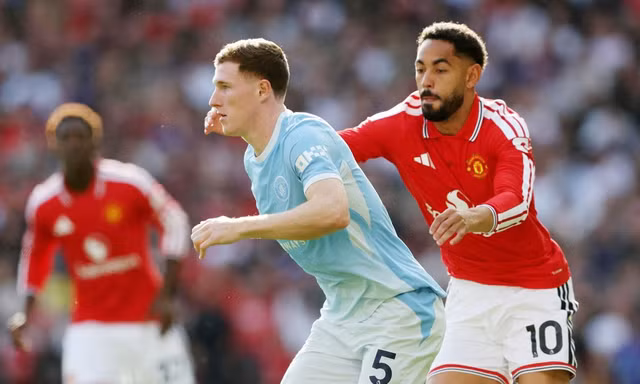 Trực tiếp Man United 0-0 Man City (Hiệp 1): Foden bị thẻ đỏ