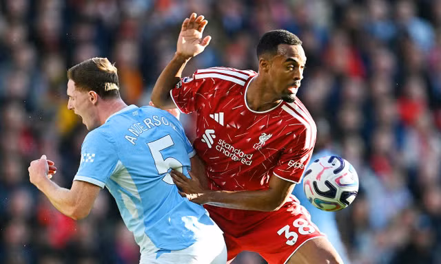 Trực tiếp Liverpool 0-0 Man City (Hết hiệp 1): Hai bên giằng co trong thế trận bế tắc