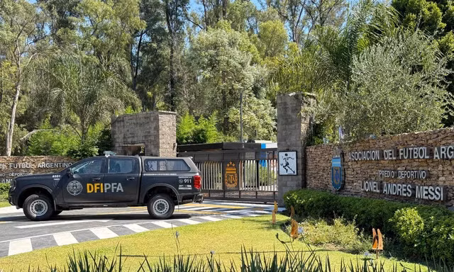 FBI 'sờ gáy' Liên đoàn bóng đá Argentina