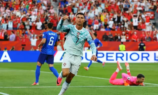 Ronaldo ghi bàn, Bồ Đào Nha ngược dòng loại Croatia 