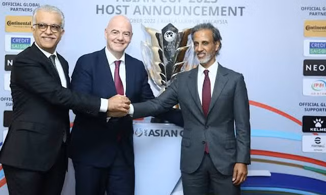 Đấu đá thượng tầng thế giới bóng đá leo thang: Qatar chất vấn AFC vì dám chống FIFA