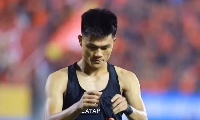 Sau Xuân Son, đội tuyển Việt Nam mất thêm một trung phong chất lượng