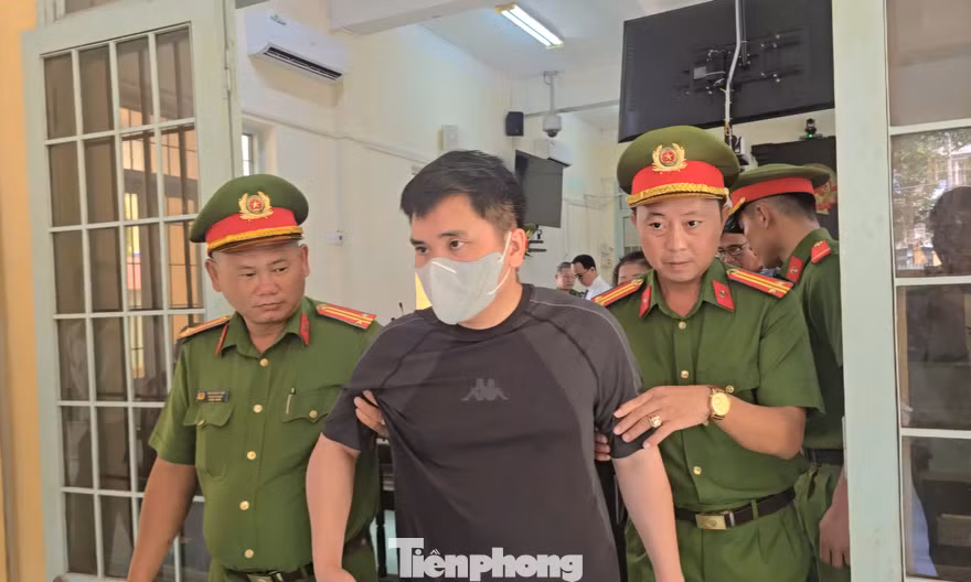 Hoãn xét xử tài xế xe tải vụ tai nạn làm nữ sinh 14 tuổi tử vong ở Vĩnh Long