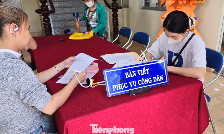 Lãnh đạo TP Cần Thơ yêu cầu chấn chỉnh kỷ luật hành chính, xử lý nghiêm cán bộ nhũng nhiễu và không tự ý thêm thủ tục, gây khó cho người dân, doanh nghiệp.
