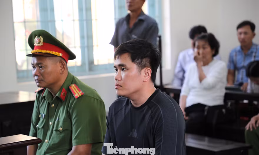 Thắt chặt an ninh phiên tòa xét xử tài xế gây tai nạn khiến nữ sinh 14 tuổi tử vong
