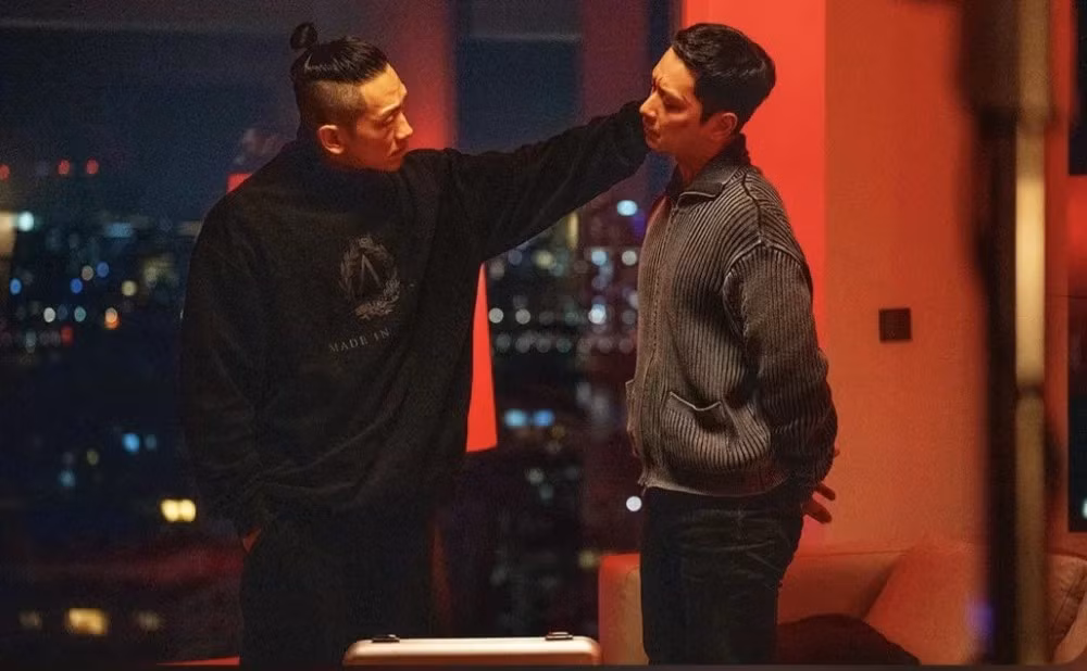 hwang.jpg