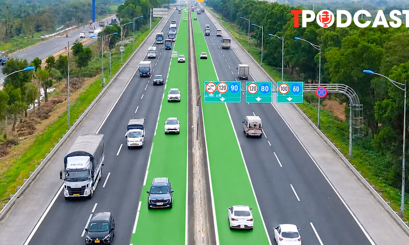 Tài xế chia sẻ cách chuyển làn, vượt xe trên cao tốc để tránh bị phạt