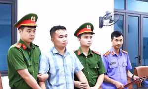 Giữ khẩn cấp một giáo viên liên quan vụ điểm Toán cao bất thường ở Tuyên Quang