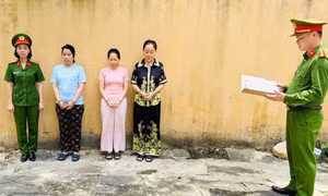 Vụ buôn lậu kim cương xuyên quốc gia: Khởi tố chủ tiệm vàng Kim Lý và 'bà trùm vương miện'