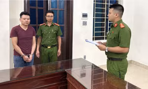 Khởi tố kẻ giả danh cán bộ, nhận tiền ‘chạy’ thủ tục đất đai