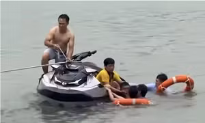 Ninh Bình tạm dừng flyboard sau sự cố hai người chìm sâu dưới hồ