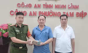 Nhặt được chiếc cặp chứa 500 triệu đồng 