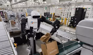 Robot hình người đầu tiên trong ngành logistics