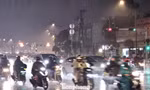 TPHCM mưa như trút nước kèm sấm chớp tối cuối tuần