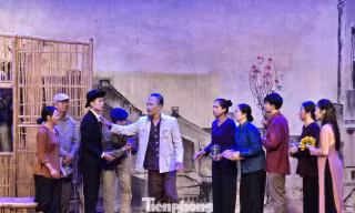 Lần đầu diễn kịch trong Bảo tàng Hồ Chí Minh
