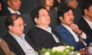 Phó Thủ tướng Mai Văn Chính dự ra mắt vở 'Đế đô sóng cả'