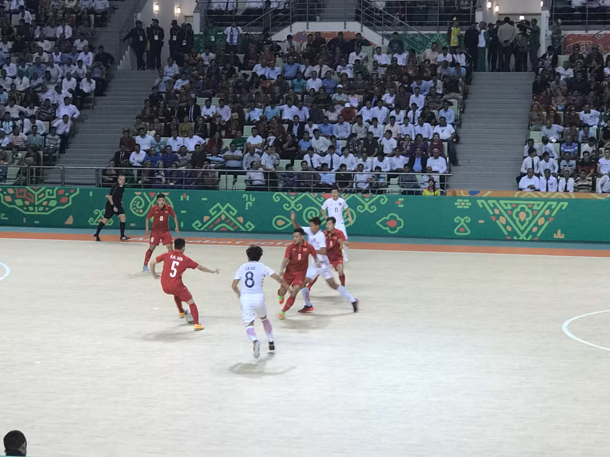 Tuyển Futsal Việt Nam tạo “mưa gôn” vào lưới Hong Kong