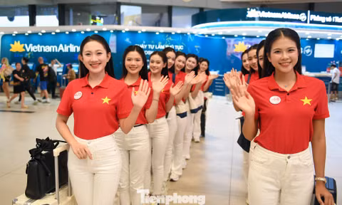 Hành trình tự hào của thí sinh Hoa hậu Việt Nam trên chuyến bay đặc biệt 2/9