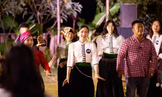 'Top 30 Hoa hậu du lịch dân tộc Việt Nam' hoá thân thành gái Thái, tôn vinh ẩm thực Việt