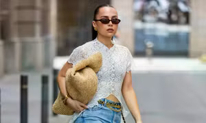 Tham khảo công thức phối đồ với các kiểu blouse trắng được stylist tin tưởng