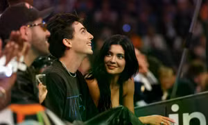 Kylie Jenner và Timothée Chalamet đang định nghĩa lại khái niệm “đồ đôi”