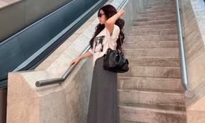 Ai cũng nên có một chiếc chân váy maxi trong tủ đồ, mặc lúc nào cũng hợp
