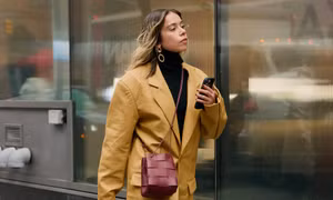 Những kiểu phối đồ nổi bật trên đường phố New York, gợi ý hoàn hảo cho trời lạnh