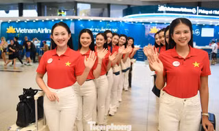 Hành trình tự hào của thí sinh Hoa hậu Việt Nam trên chuyến bay đặc biệt 2/9