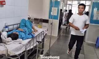  Đà Nẵng: Ca sốt xuất huyết tăng cao, bệnh viện kê thêm giường ở hành lang
