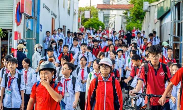 Quảng Ninh giải 'điểm nóng' giao thông cổng trường học