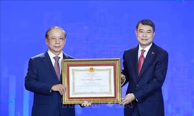 Thủ tướng Lê Minh Hưng dự Lễ kỷ niệm 20 năm thành lập Hiệp hội Doanh nghiệp nhỏ và vừa Việt Nam