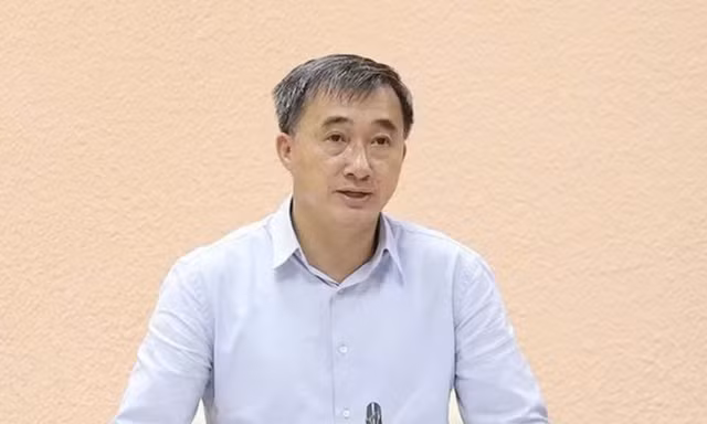 Thứ trưởng Bộ Y tế Trần Văn Thuấn bị tạm đình chỉ công tác
